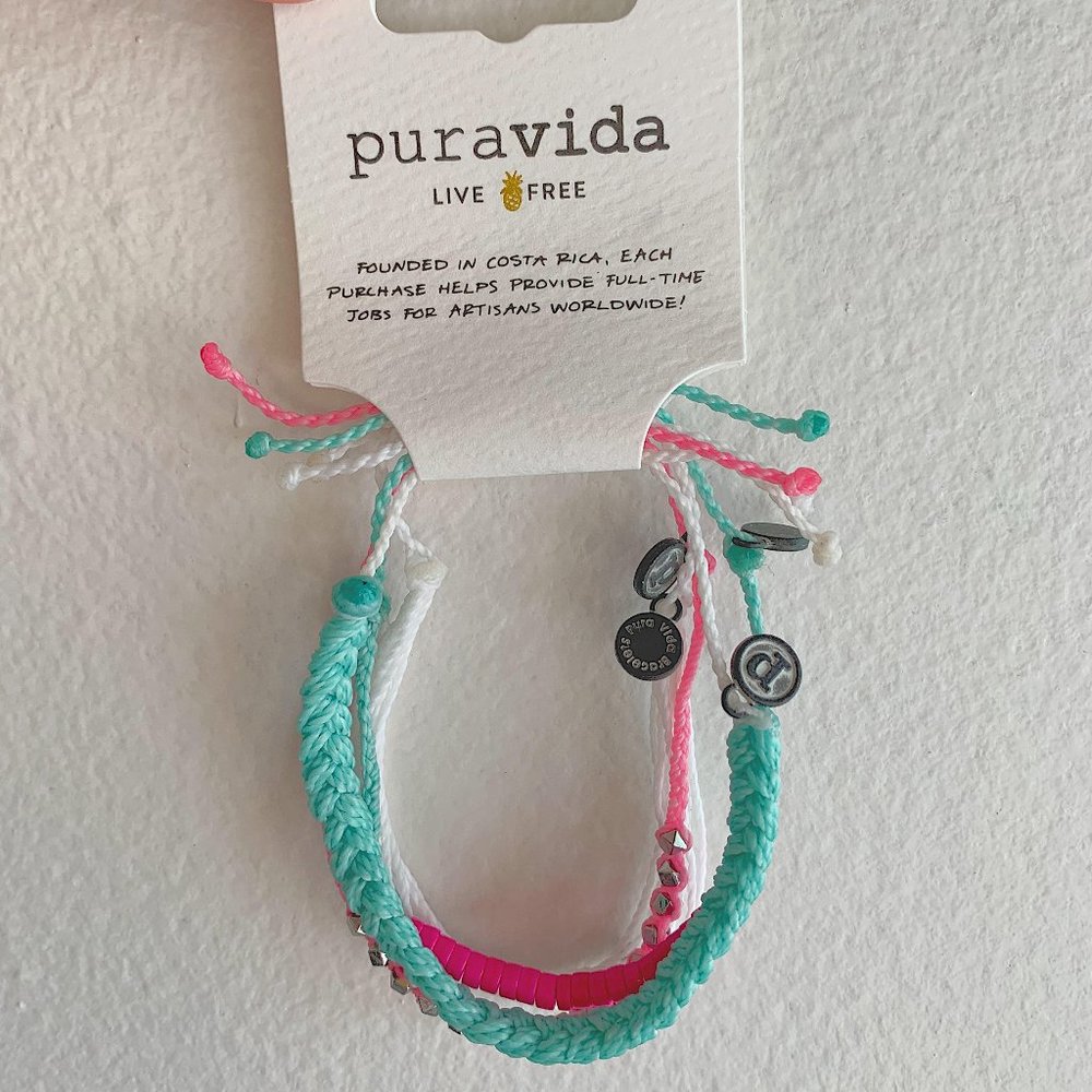 Pura Vida breaclets